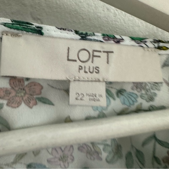 LOFT Women's Floral Pullover Long Sleeve Blouse Size 22 - Picture 3 of 5